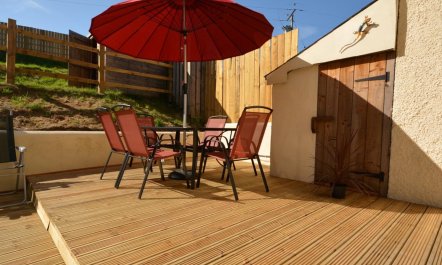 5 Bed in Llanybydder 2