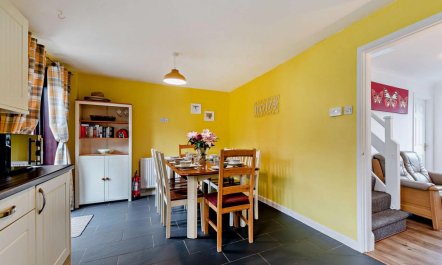 5 Bed in Brynteg 5