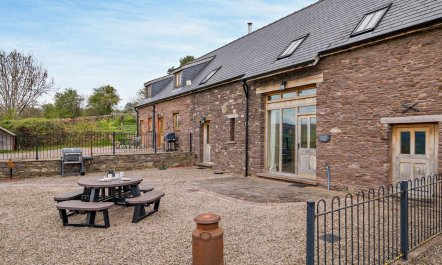 3 Bed in Crickhowell 2