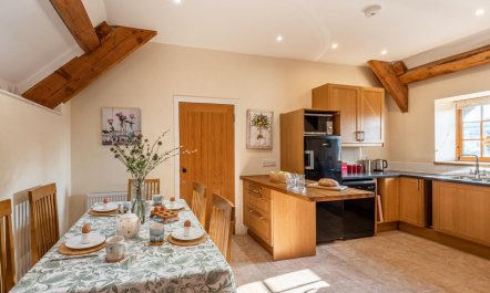8 Bed in Llanigon 9