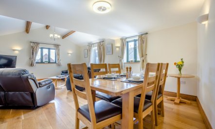 2 Bed in Bridport 3