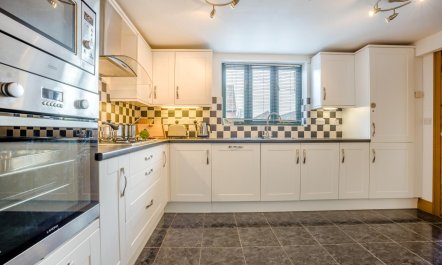 2 Bed in Bridport 9