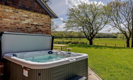 6 Bed in Etchingham 1