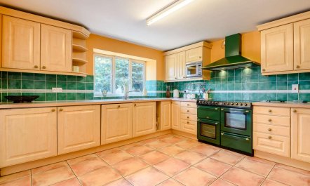 5 Bed in Bampton 6