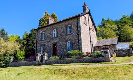 8 Bed in Holmrook 0