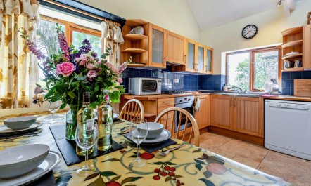 2 Bed in Carmarthen 2