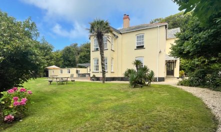 5 Bed in Bude