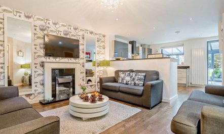 4 Bed in St. Austell 1