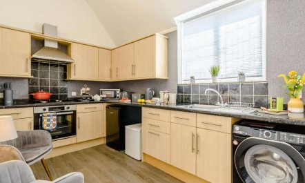 2 Bed in Eastbourne 2