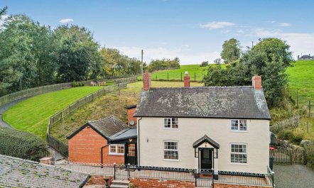 3 Bed in Welshpool 2