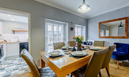 3 Bed in Aberaeron 2