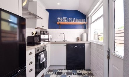 3 Bed in Aberaeron 0