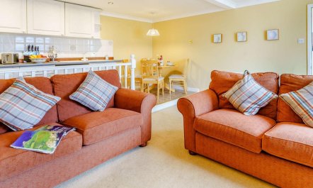 1 Bed in Tenby 7