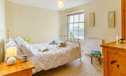 1 Bed in Tenby 9