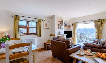 1 Bed in Beaulieu Heath
