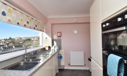 2 Bed in Tenby 6