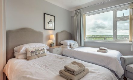 2 Bed in Tenby 3