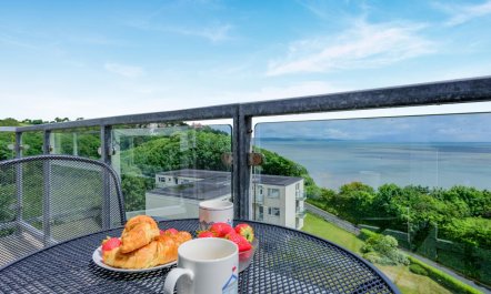 2 Bed in Tenby 1