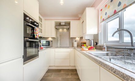 2 Bed in Tenby 4