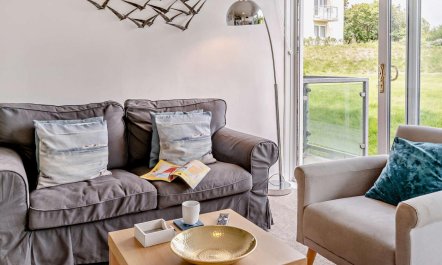 2 Bed in Tenby 6