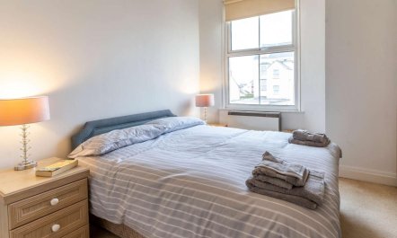 2 Bed in Tenby 8