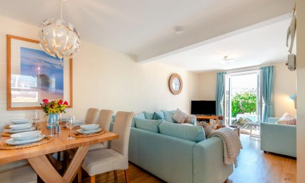 4 Bed in Tenby 2