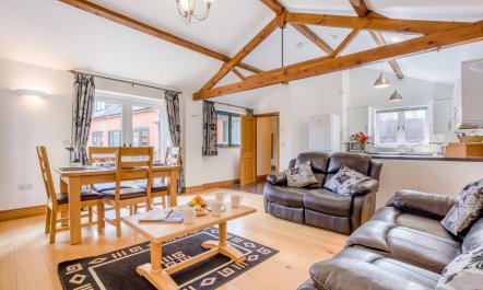 2 Bed in Bridport 2