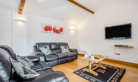 2 Bed in Bridport 1