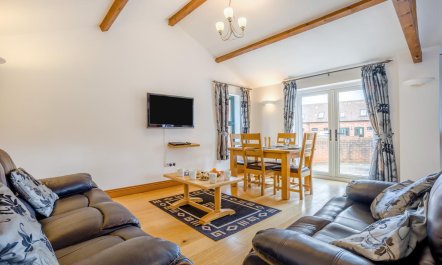 2 Bed in Bridport