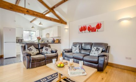 2 Bed in Bridport 6