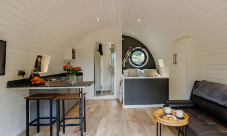 1 Bed in South Brent 8