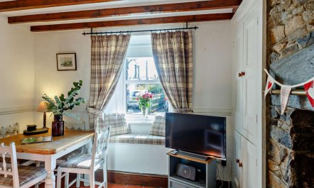 2 Bed in Blaenau Ffestiniog 3