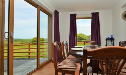 2 Bed in Bude 4