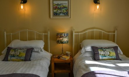 2 Bed in Nr Kendal 9