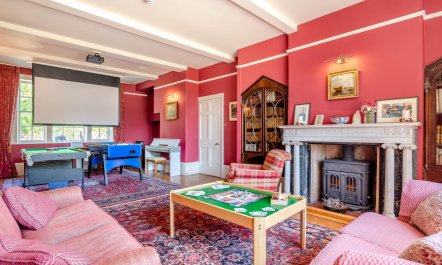 8 Bed in Huddersfield 8