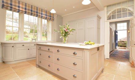 8 Bed in Huddersfield 3