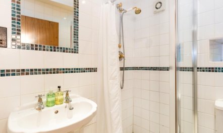 2 Bed in High Peak 8