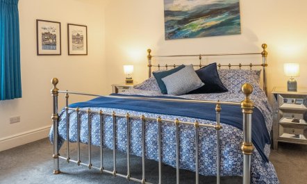 2 Bed in Hope Valley 1