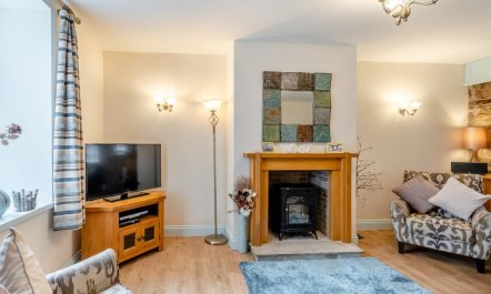 3 Bed in Seahouses 1