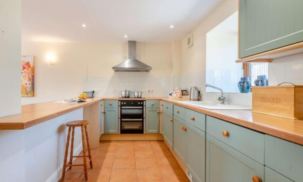 3 Bed in Bridport 5