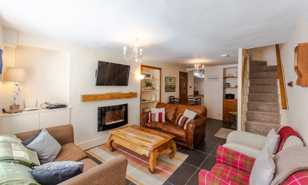 3 Bed in Aberdyfi 1