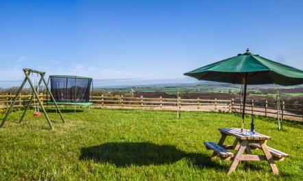 1 Bed in Yarnscombe 0