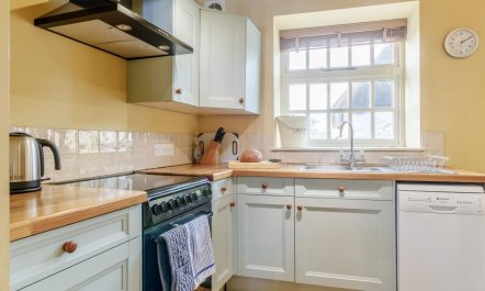 2 Bed in Axminster 7