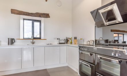 6 Bed in Holsworthy 8