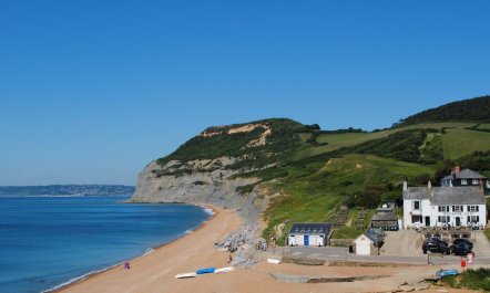 2 Bed in Bridport 3