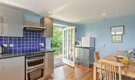 1 Bed in Axminster 5