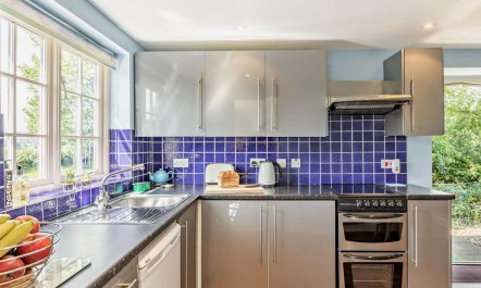 1 Bed in Axminster 3