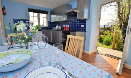 1 Bed in Axminster 6