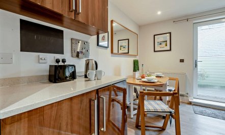 1 Bed in Tenby 6