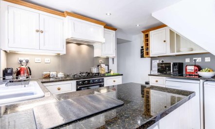 3 Bed in Cheltenham 9